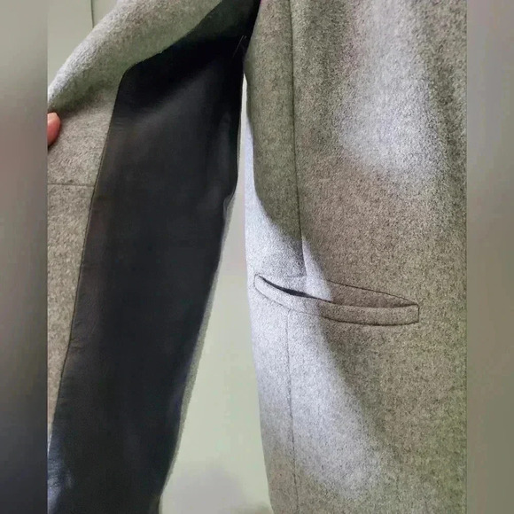 Danier wool  and leather coat. Size medium - Picture 3 of 13